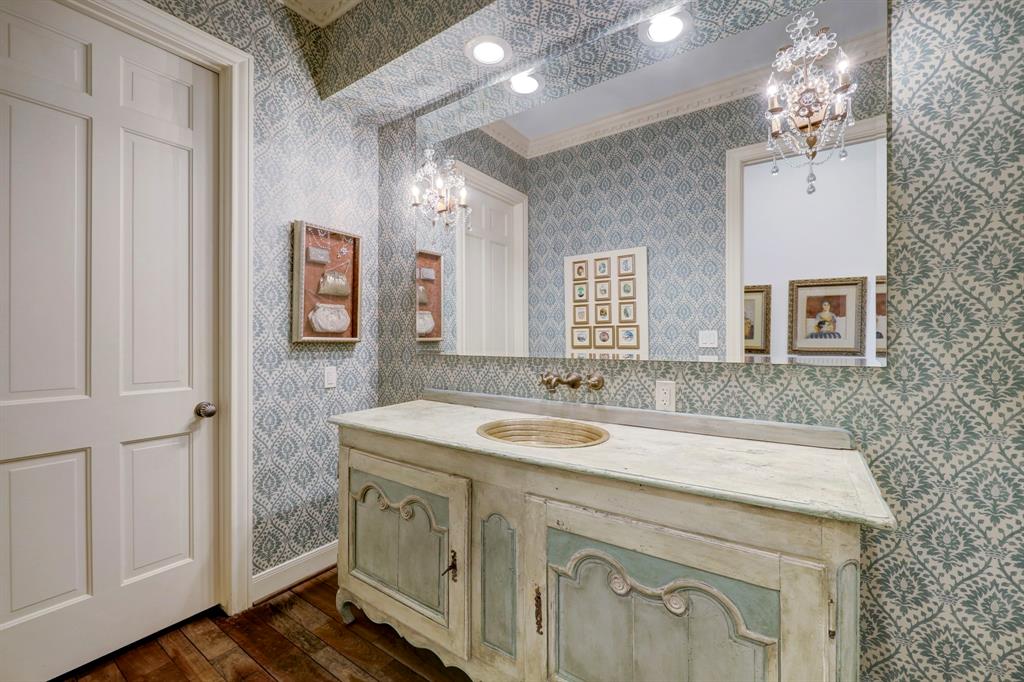 602 Hunters Way Court