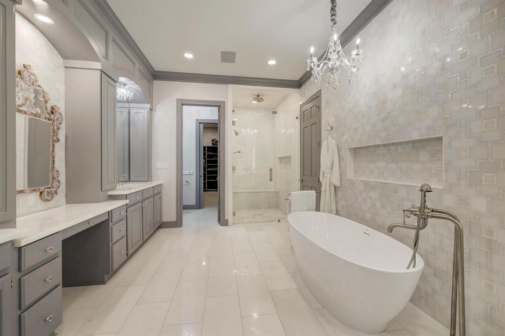 602 Hunters Way Court