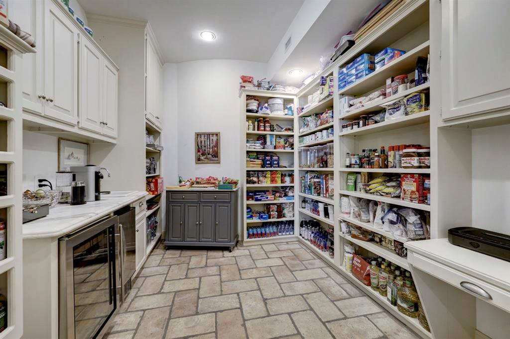 602 Hunters Way Court