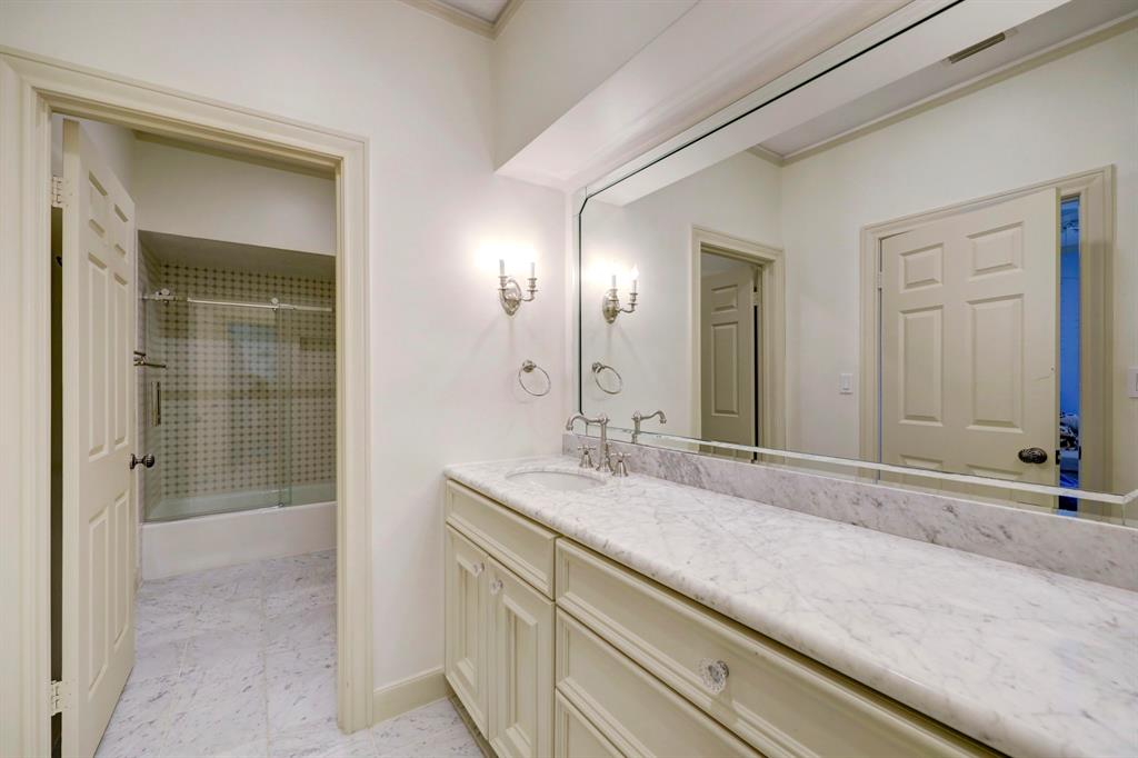 602 Hunters Way Court