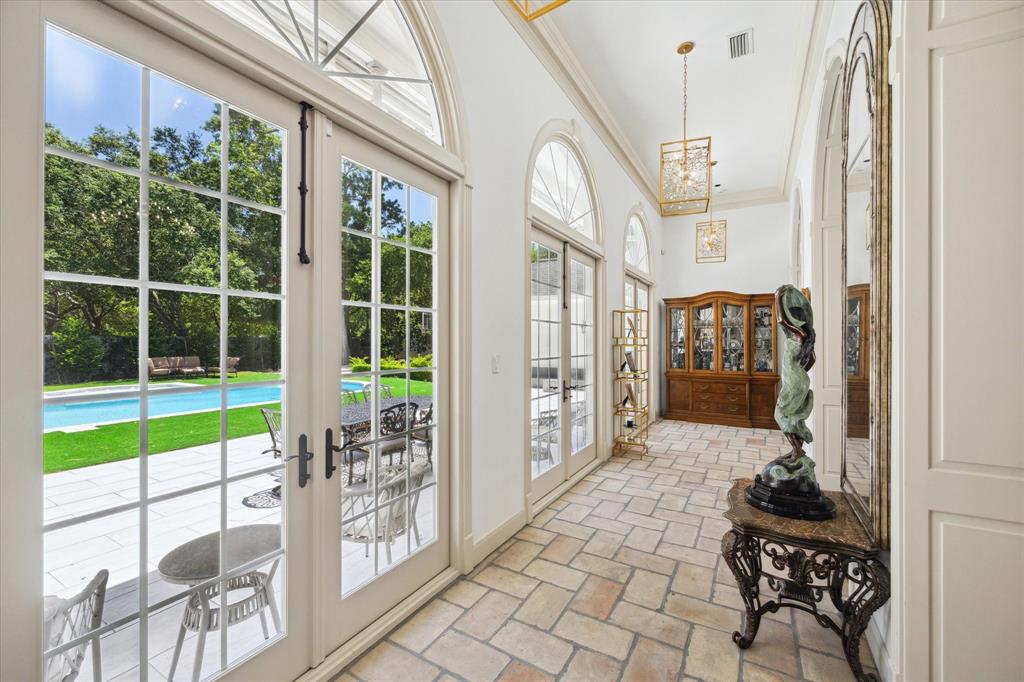 602 Hunters Way Court