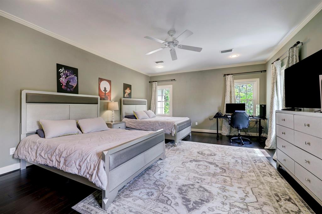 602 Hunters Way Court