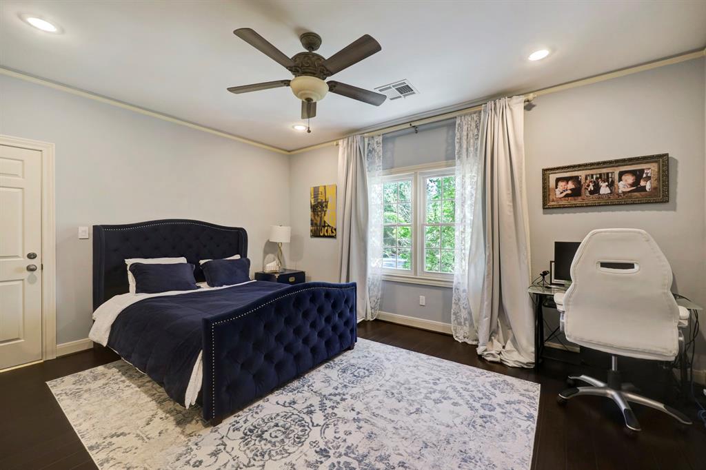 602 Hunters Way Court