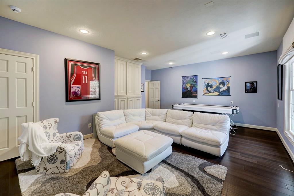 602 Hunters Way Court