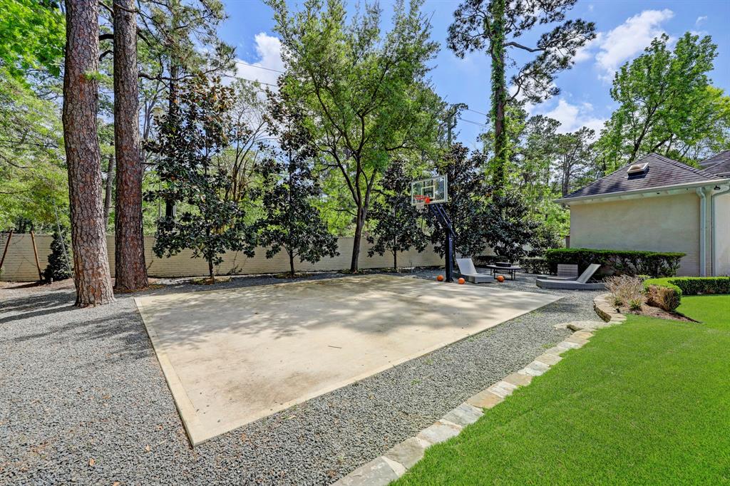 602 Hunters Way Court