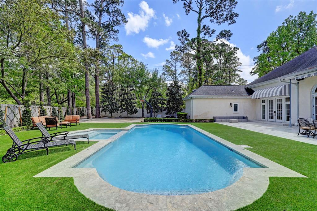 602 Hunters Way Court