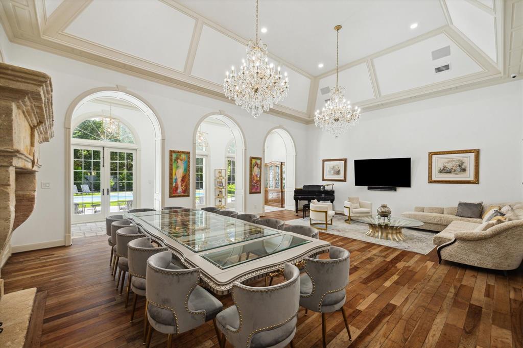 602 Hunters Way Court