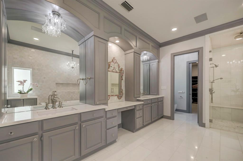 602 Hunters Way Court