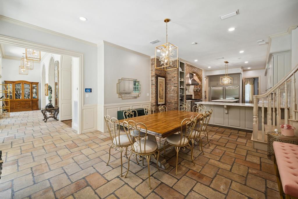 602 Hunters Way Court