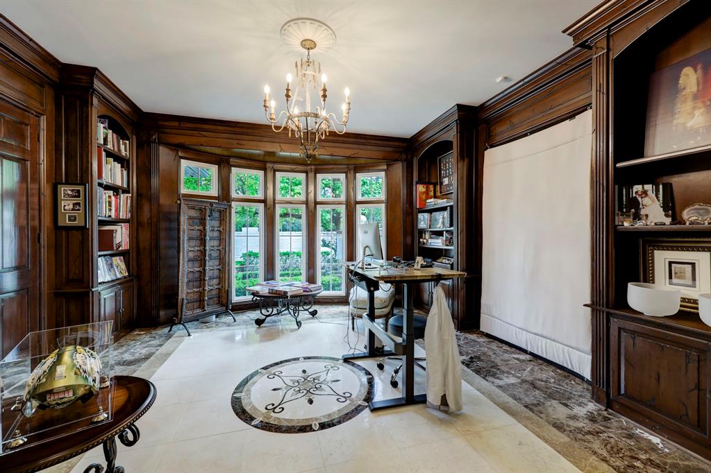 602 Hunters Way Court