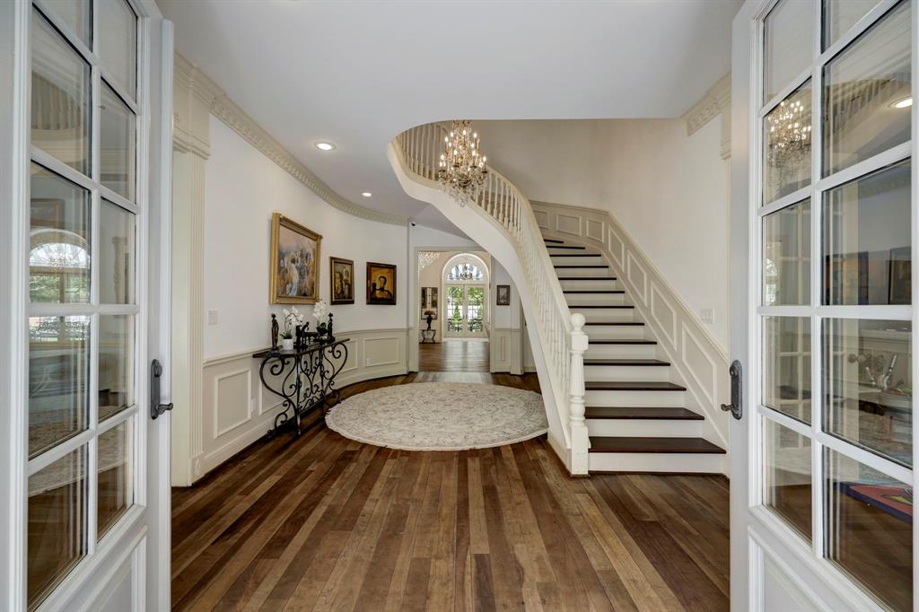 602 Hunters Way Court