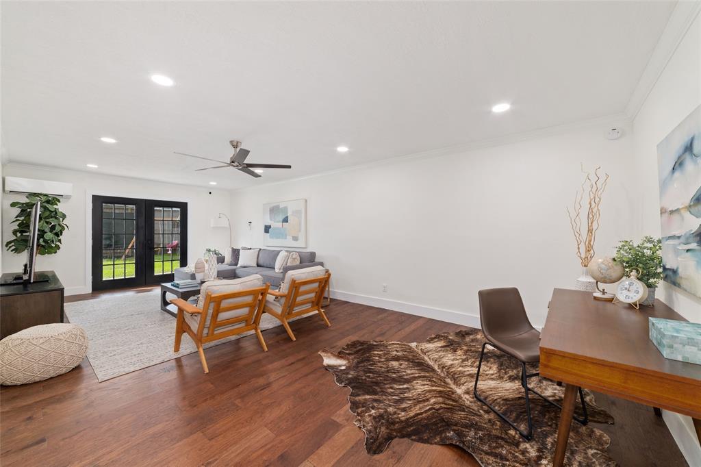 3903 April Lane