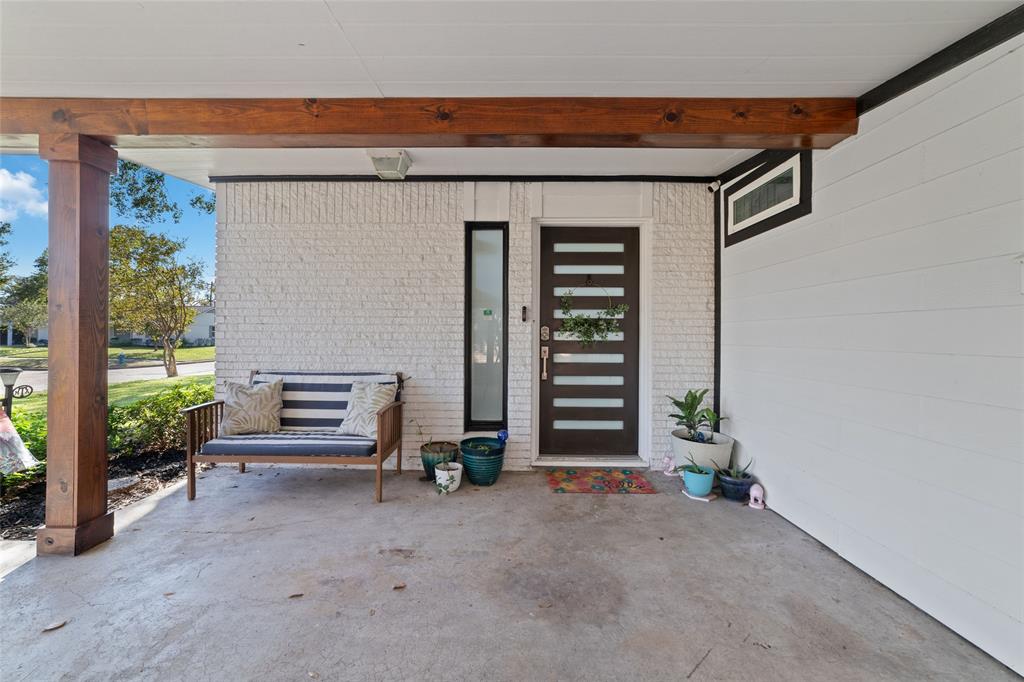 3903 April Lane