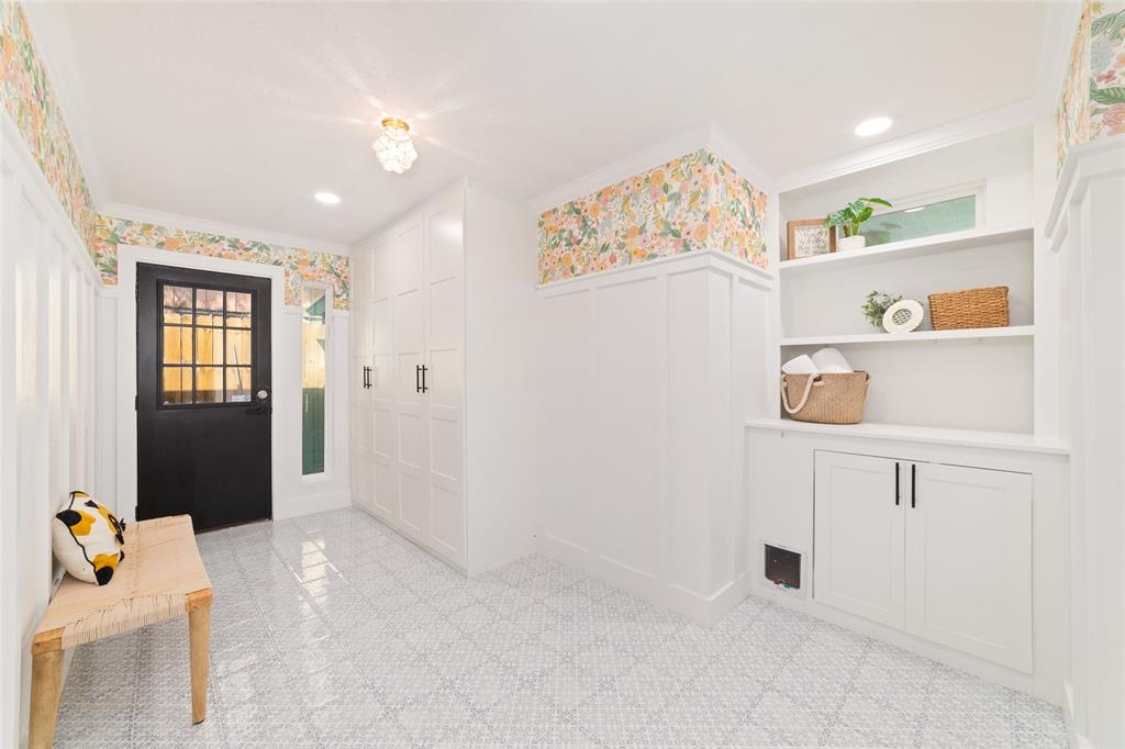 3903 April Lane