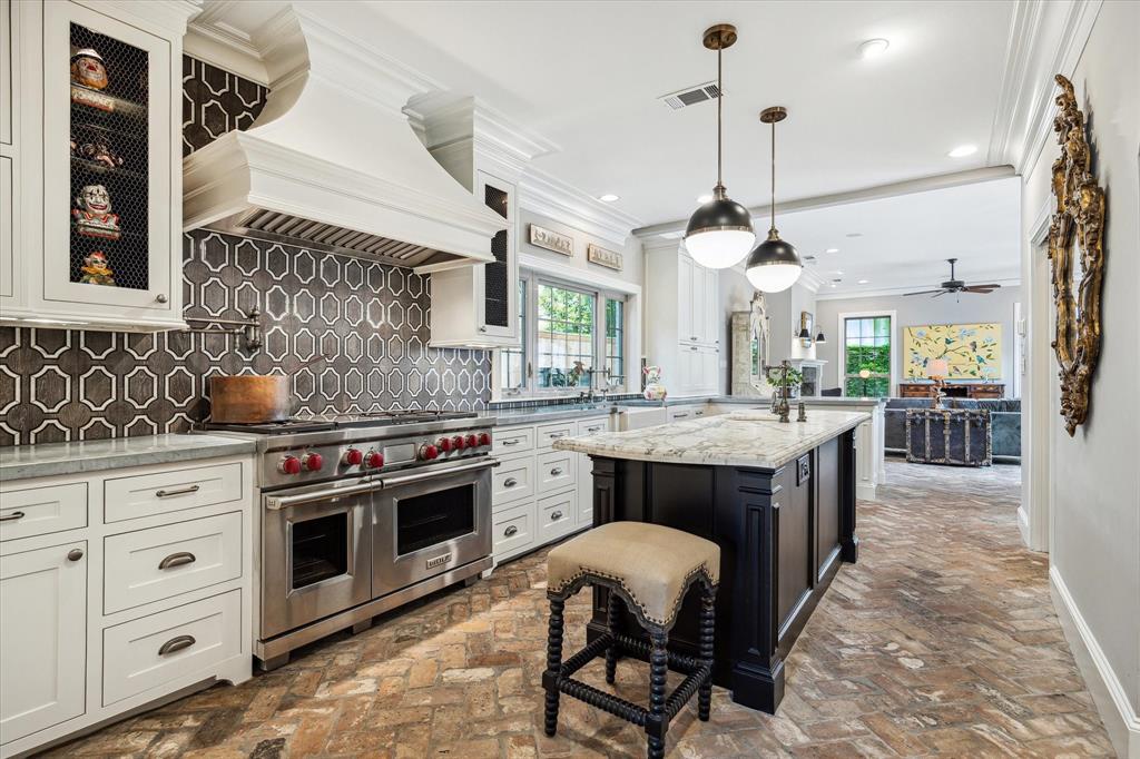 3002 San Felipe Street