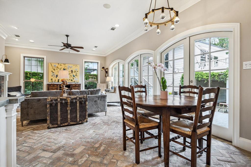 3002 San Felipe Street