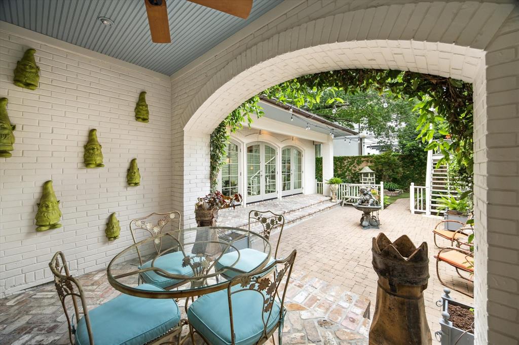 3002 San Felipe Street