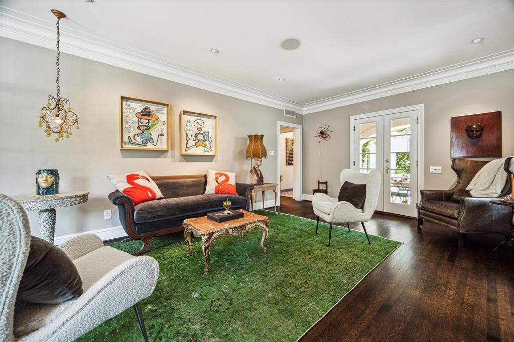 3002 San Felipe Street