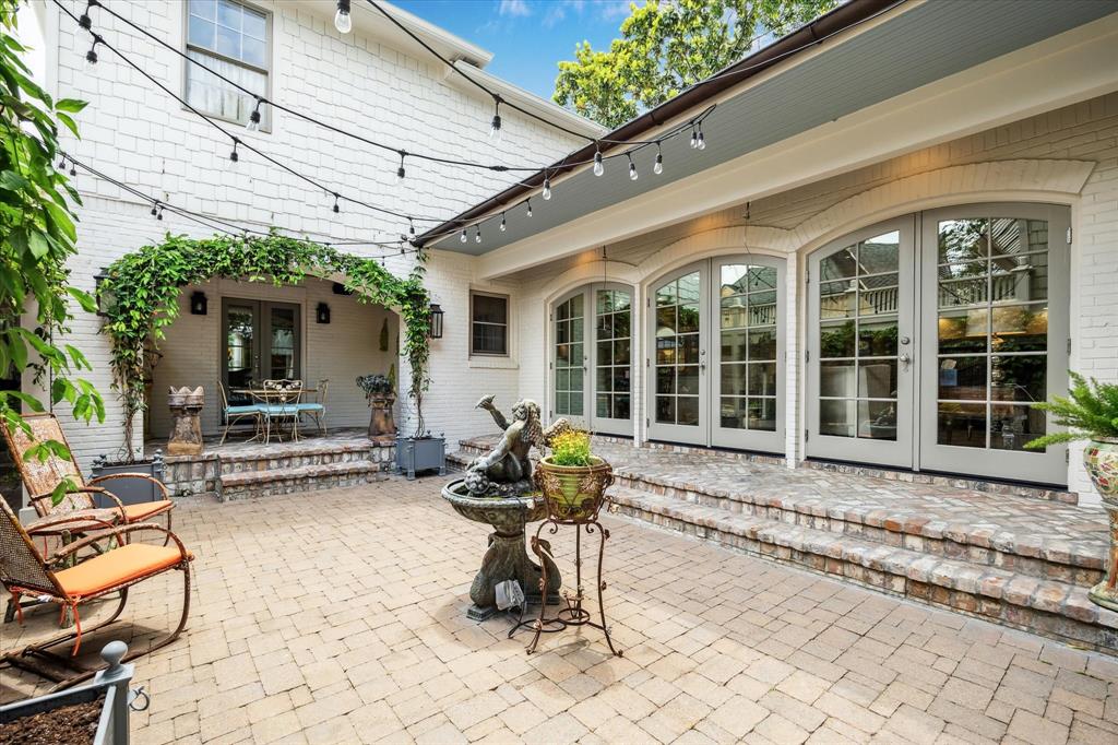 3002 San Felipe Street