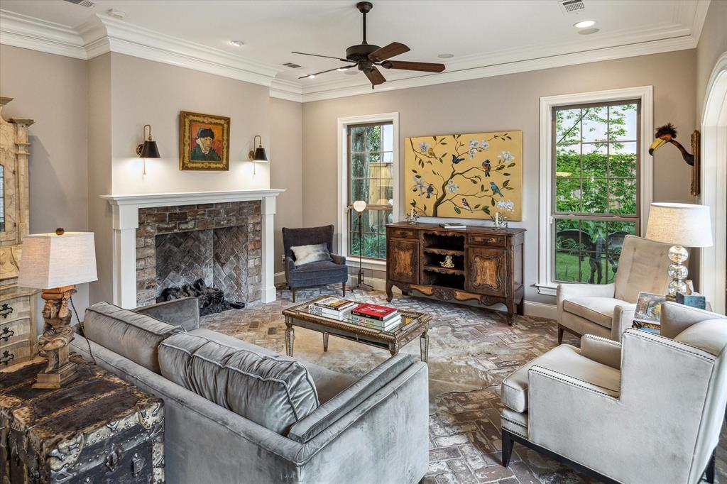 3002 San Felipe Street