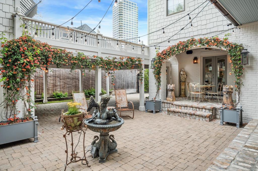 3002 San Felipe Street