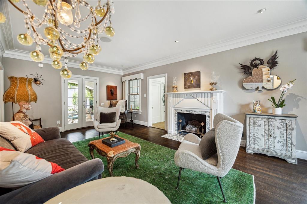 3002 San Felipe Street