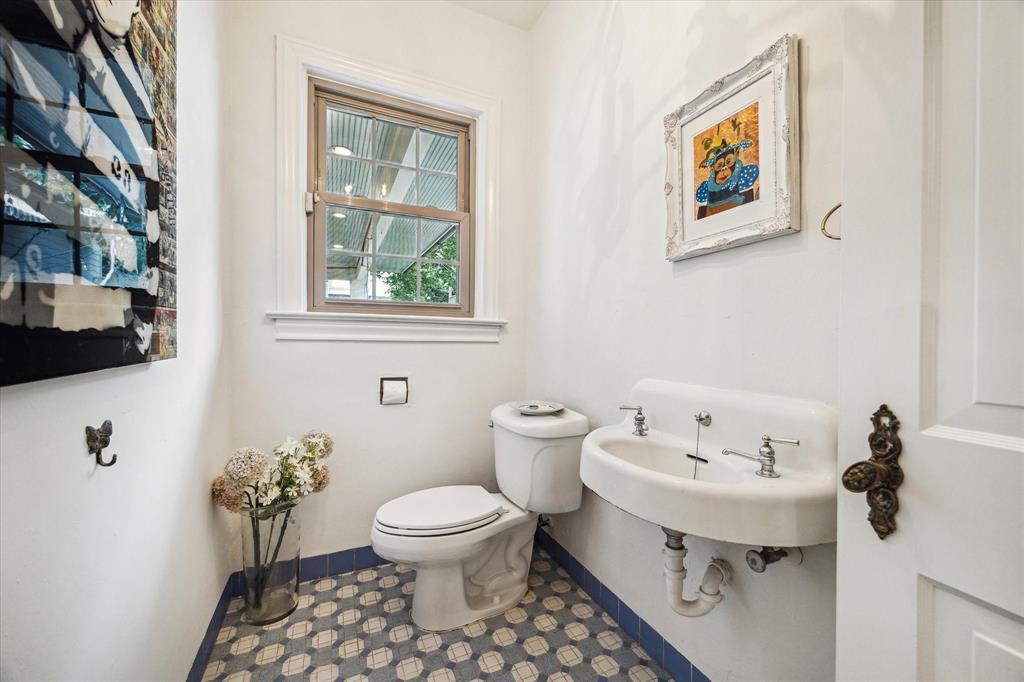 3002 San Felipe Street