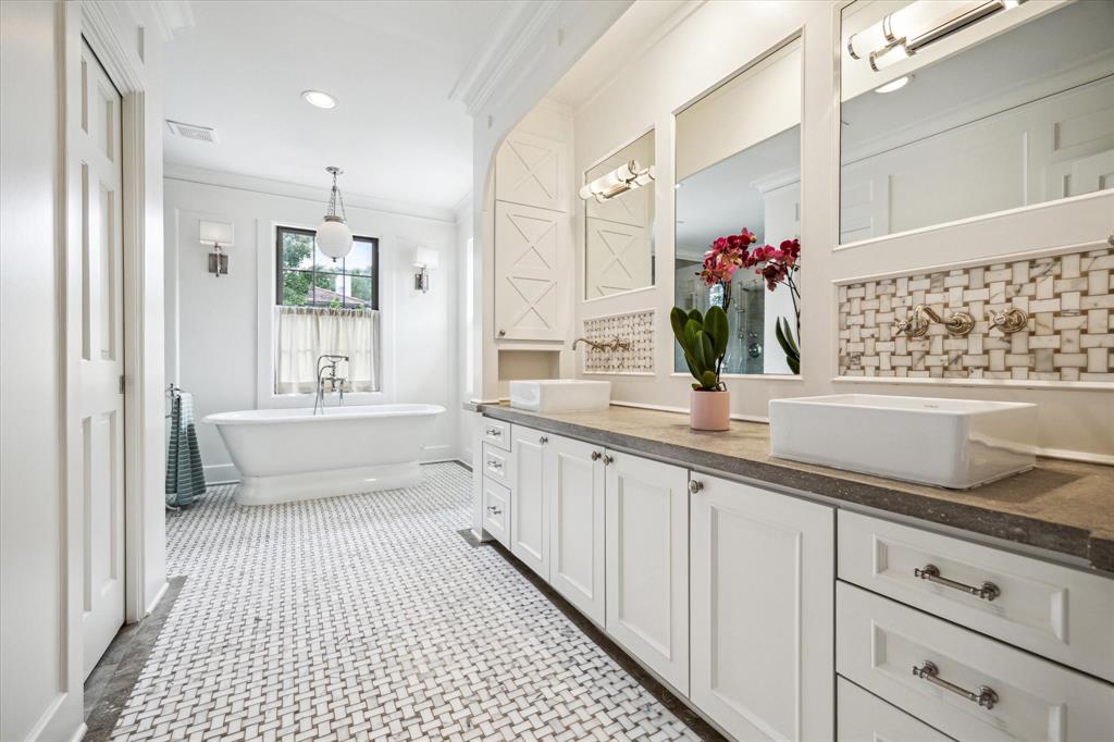 3002 San Felipe Street