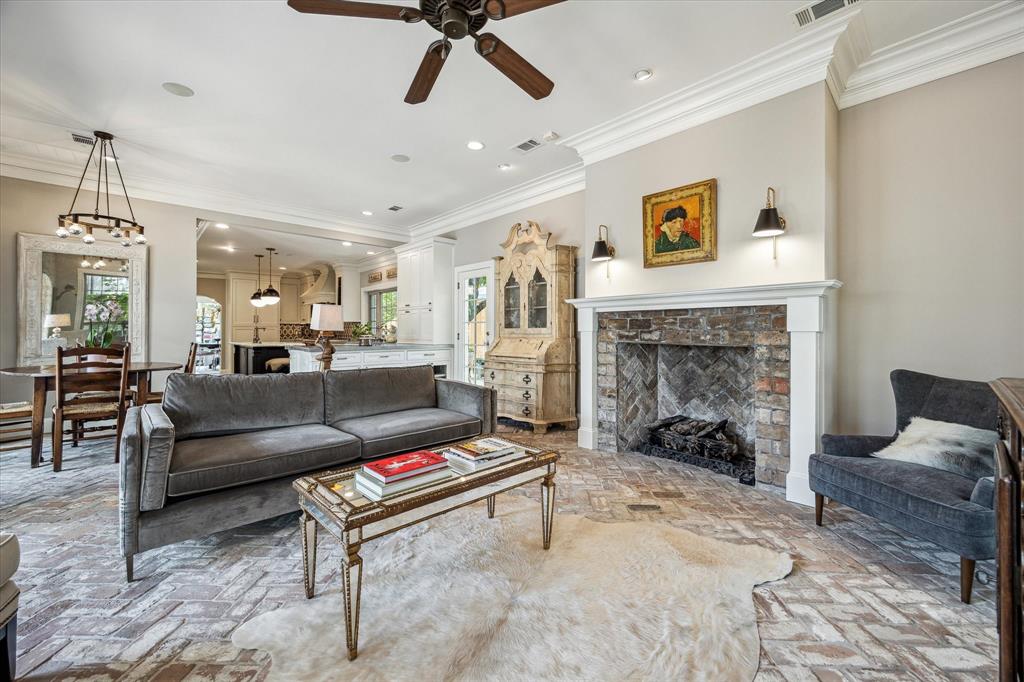 3002 San Felipe Street