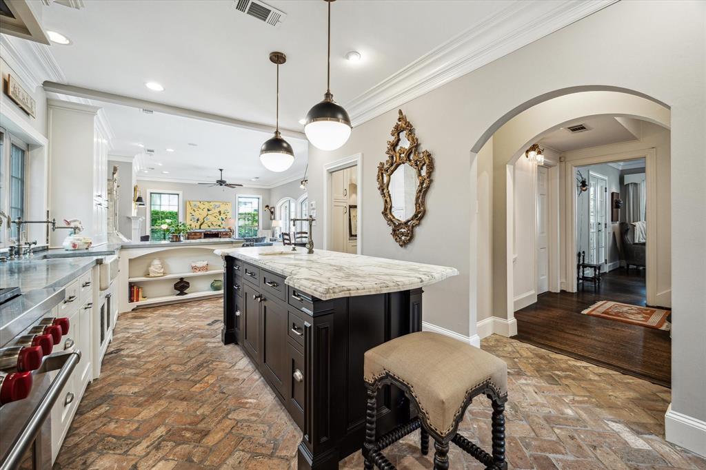 3002 San Felipe Street