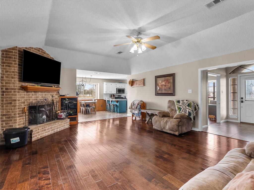 11725 Country Side Drive