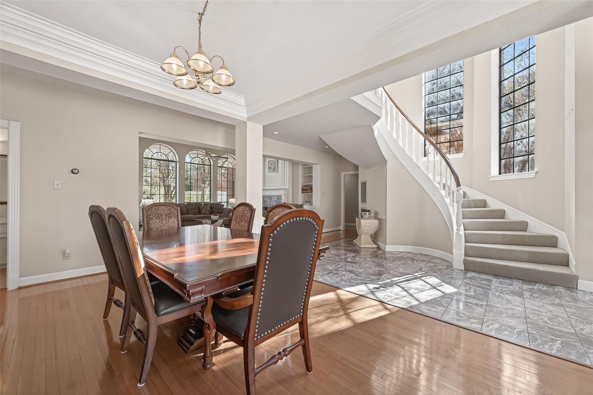 2203 Gleneagles Drive