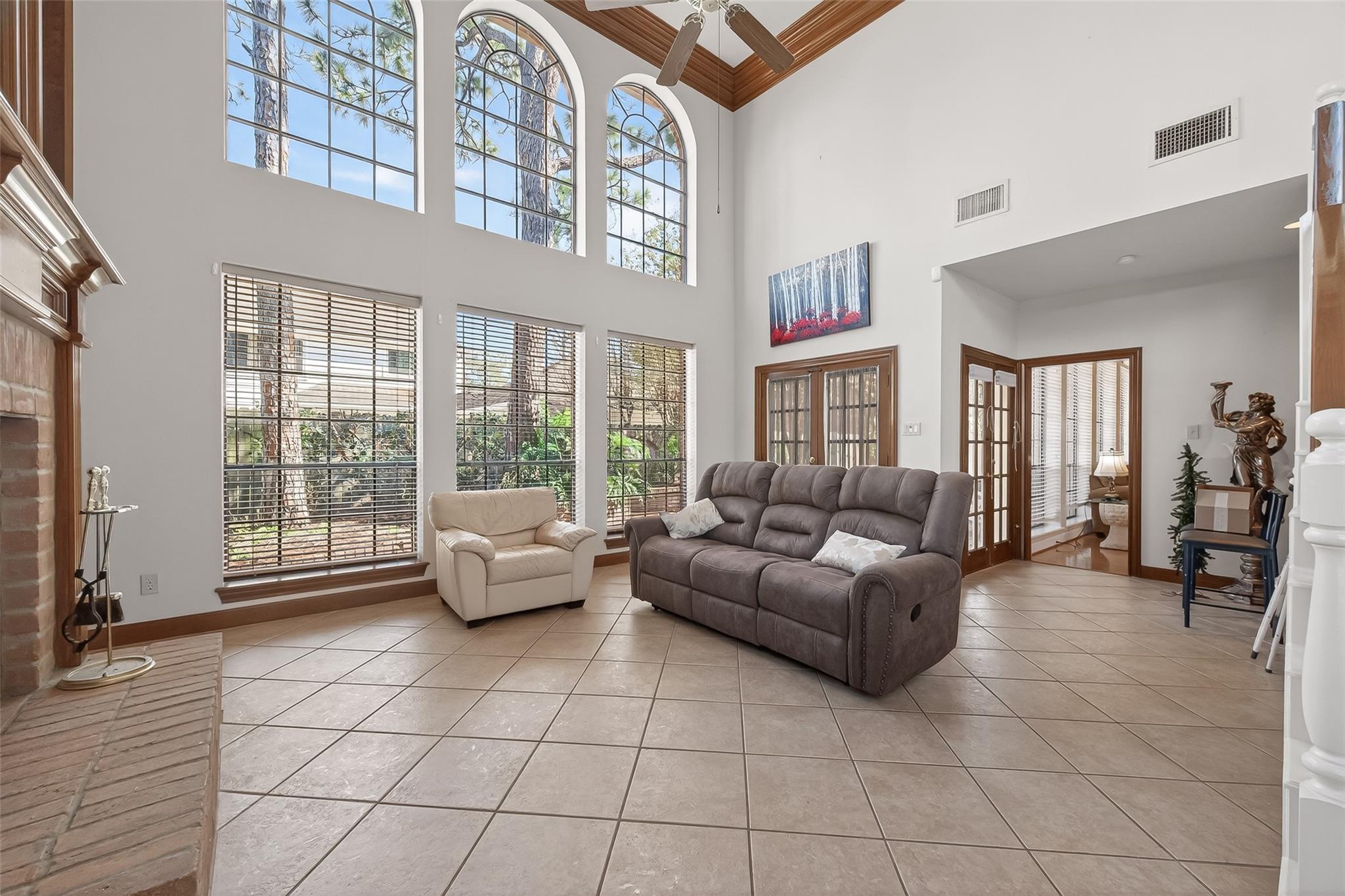 2203 Gleneagles Drive