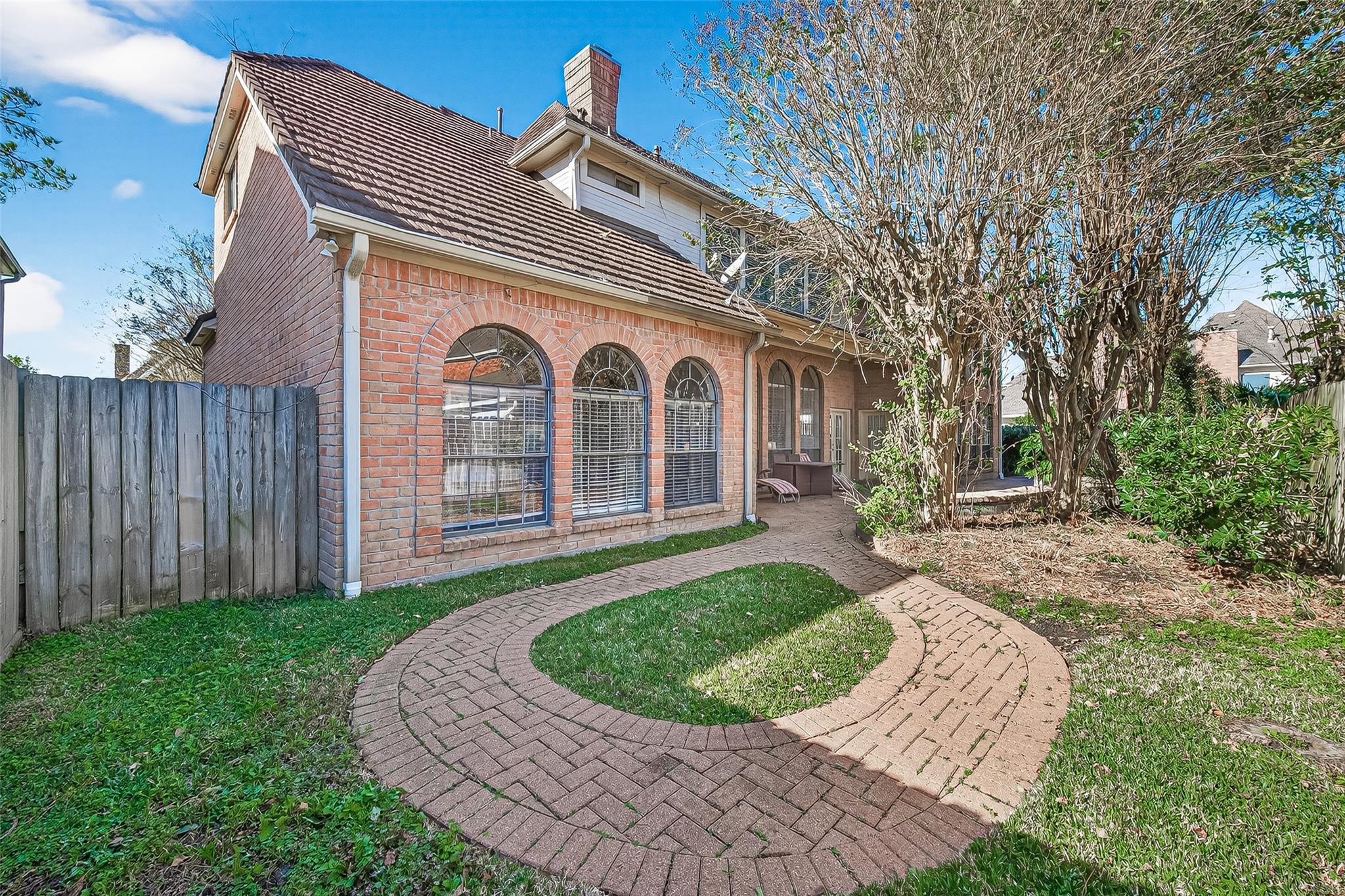 2203 Gleneagles Drive