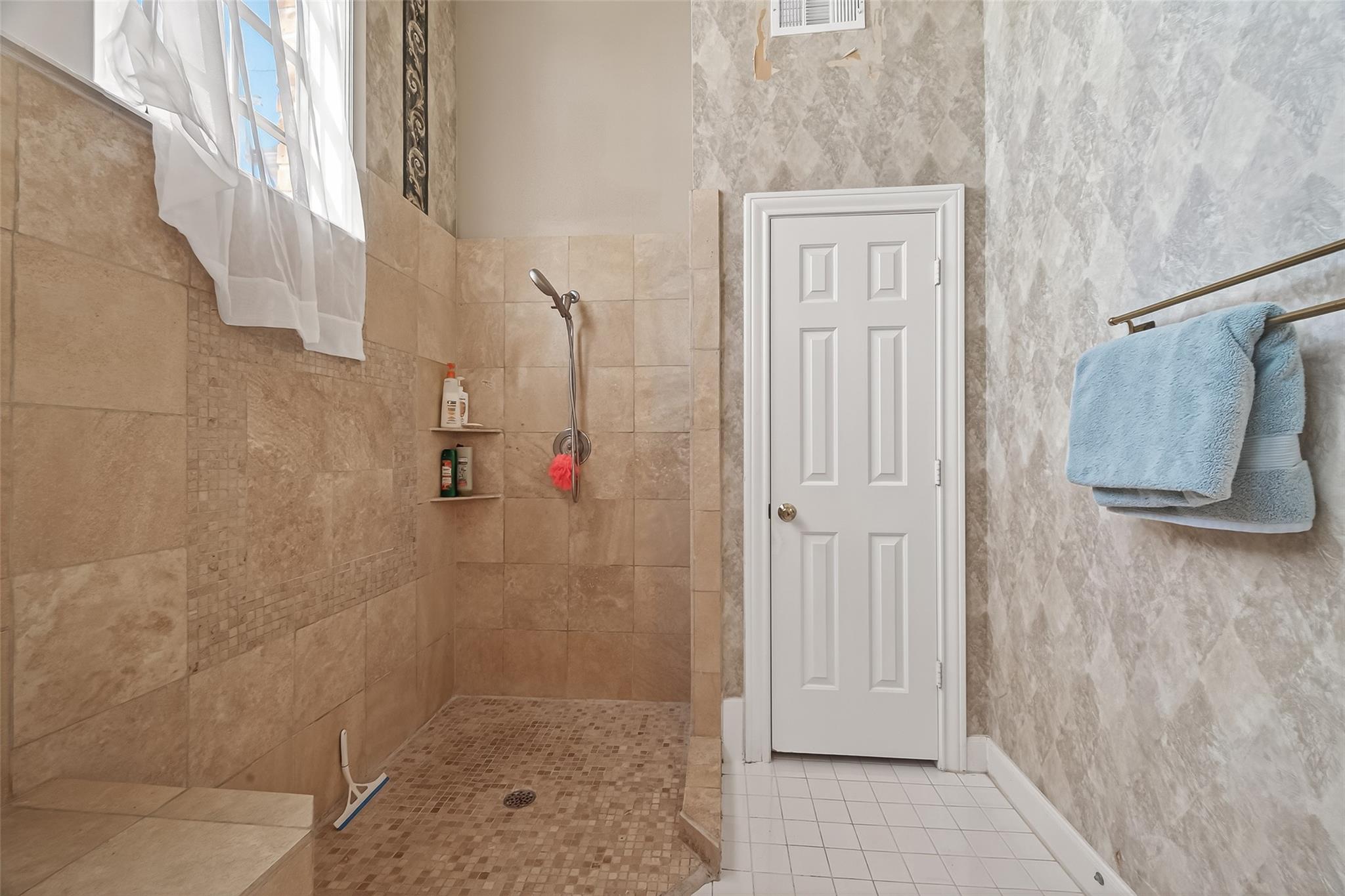 2203 Gleneagles Drive