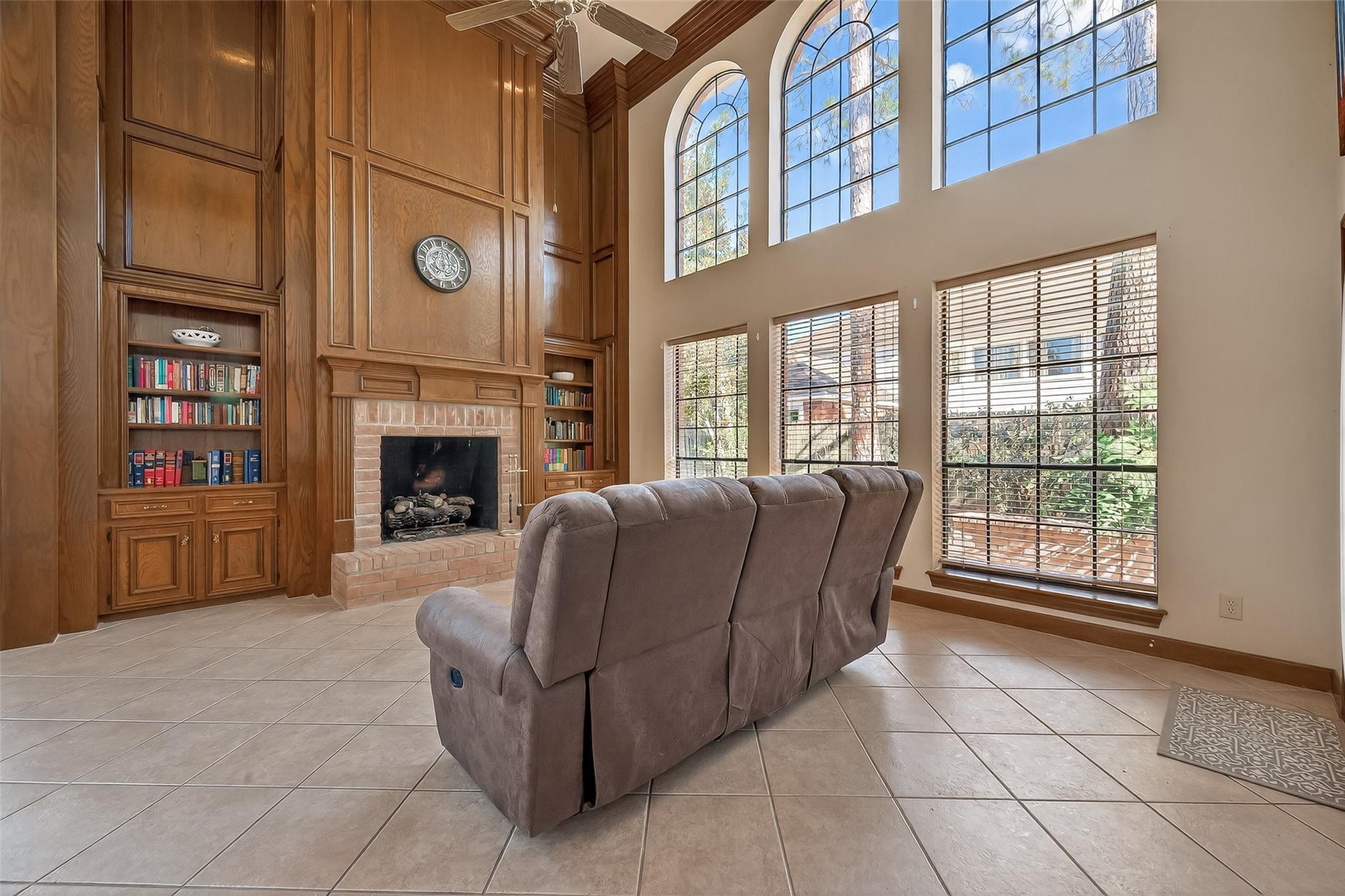 2203 Gleneagles Drive