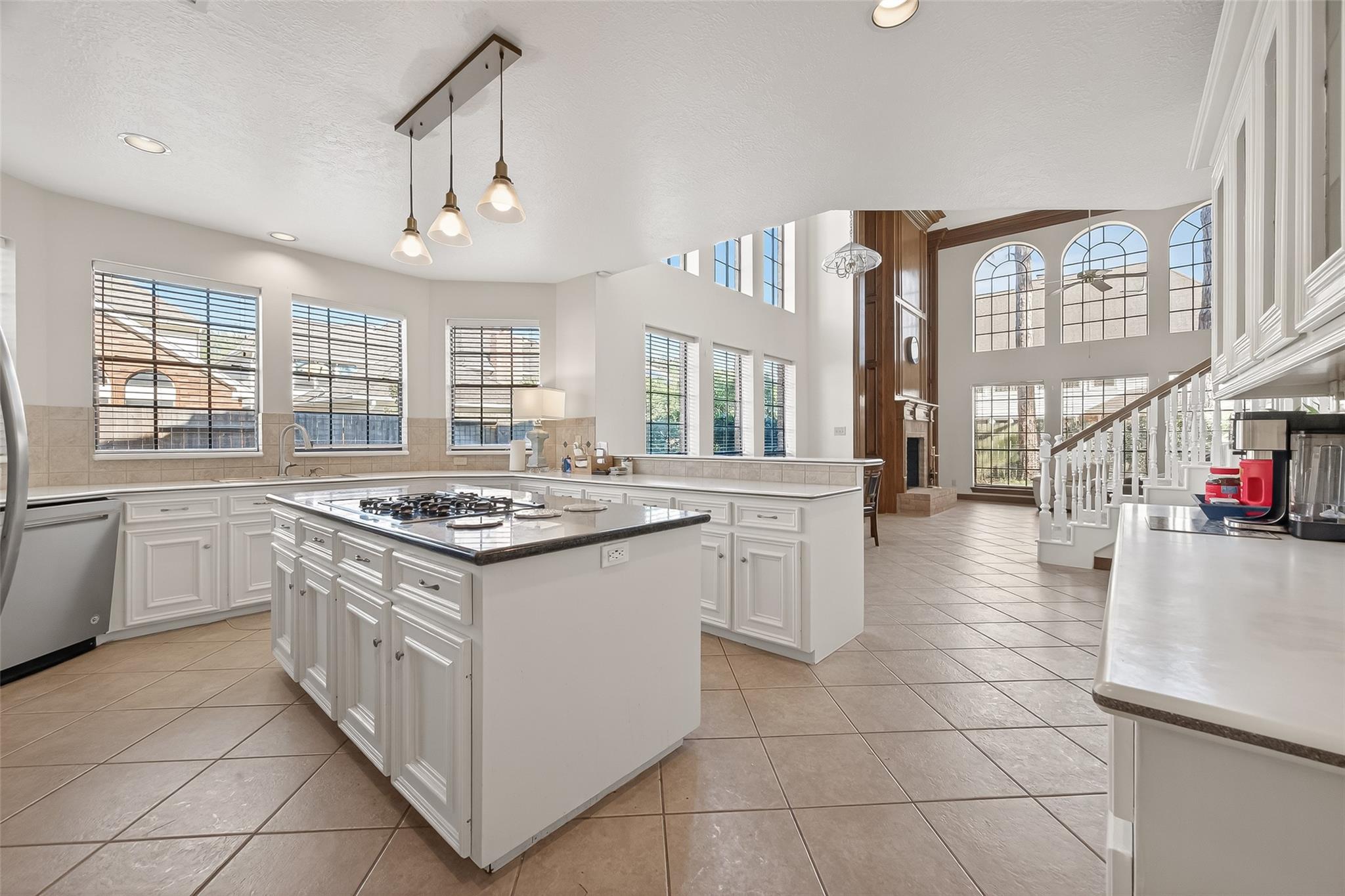 2203 Gleneagles Drive