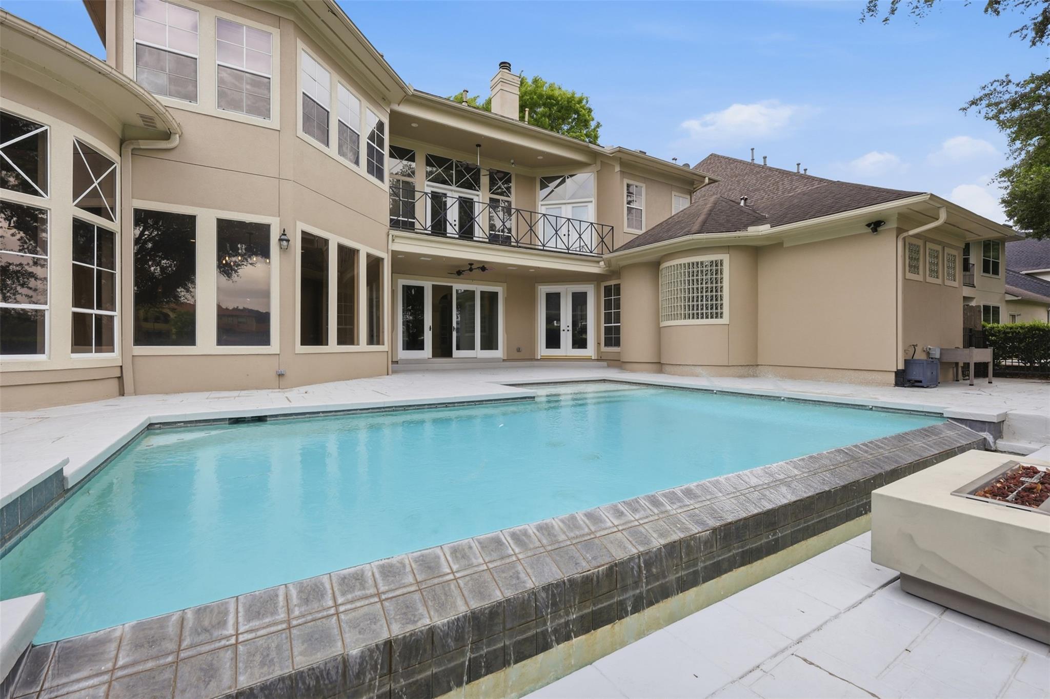 3315 Riviera Drive