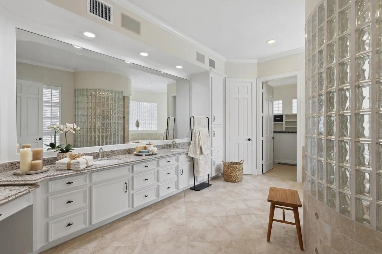 3315 Riviera Drive