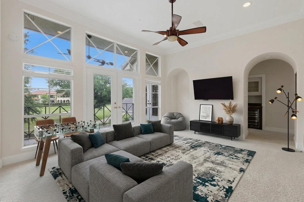 3315 Riviera Drive