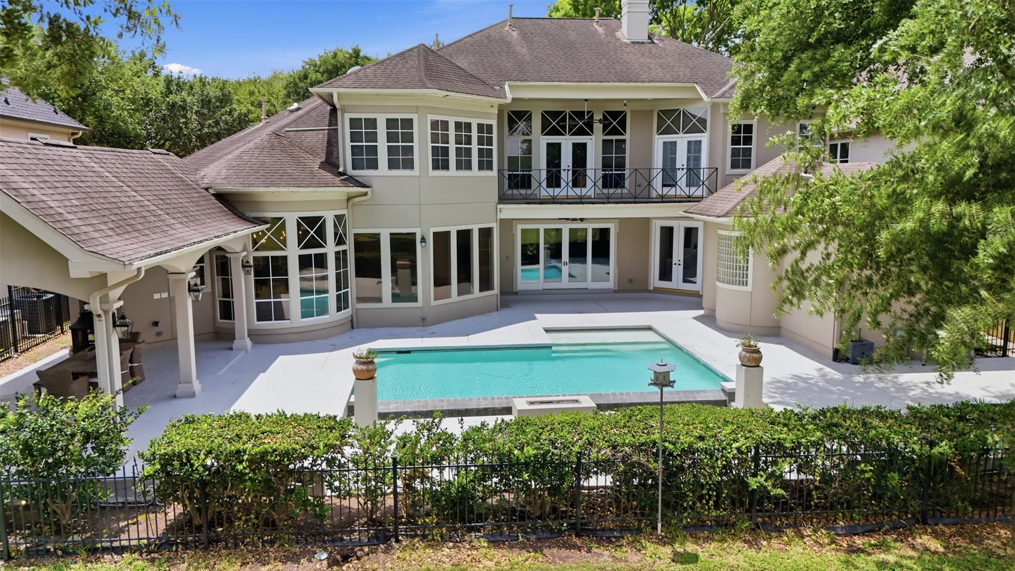 3315 Riviera Drive