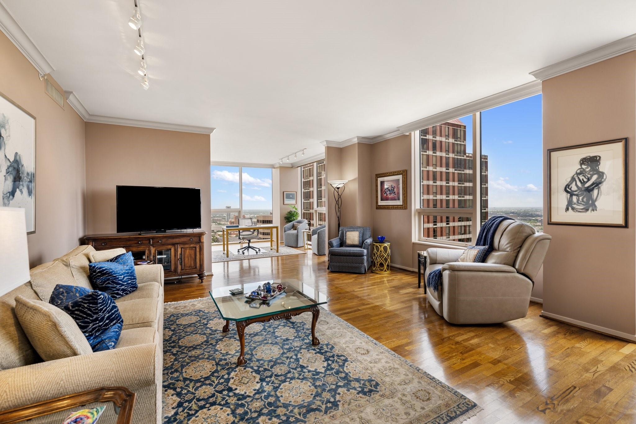 5100 San Felipe Street # 353