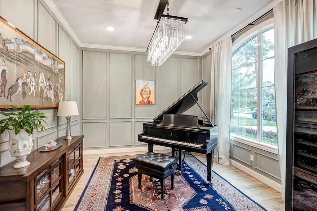 7512 Flowerdale Street