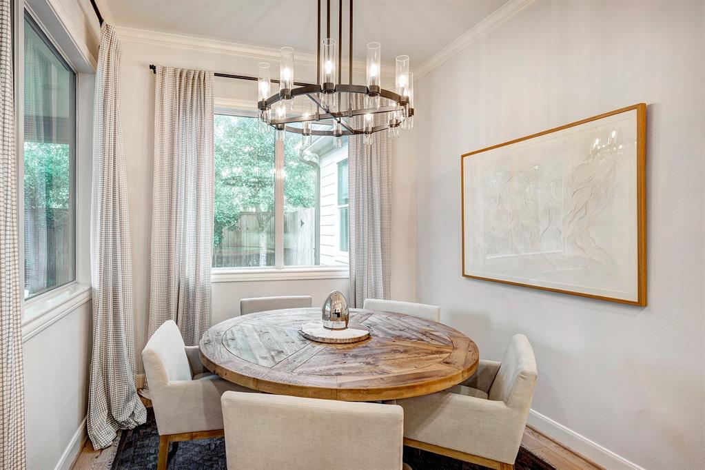 7512 Flowerdale Street