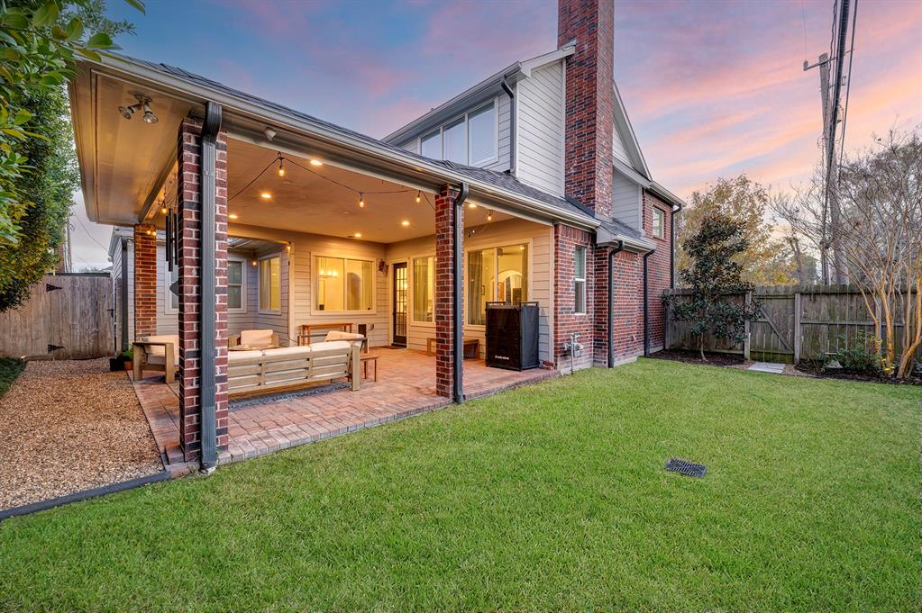 7512 Flowerdale Street