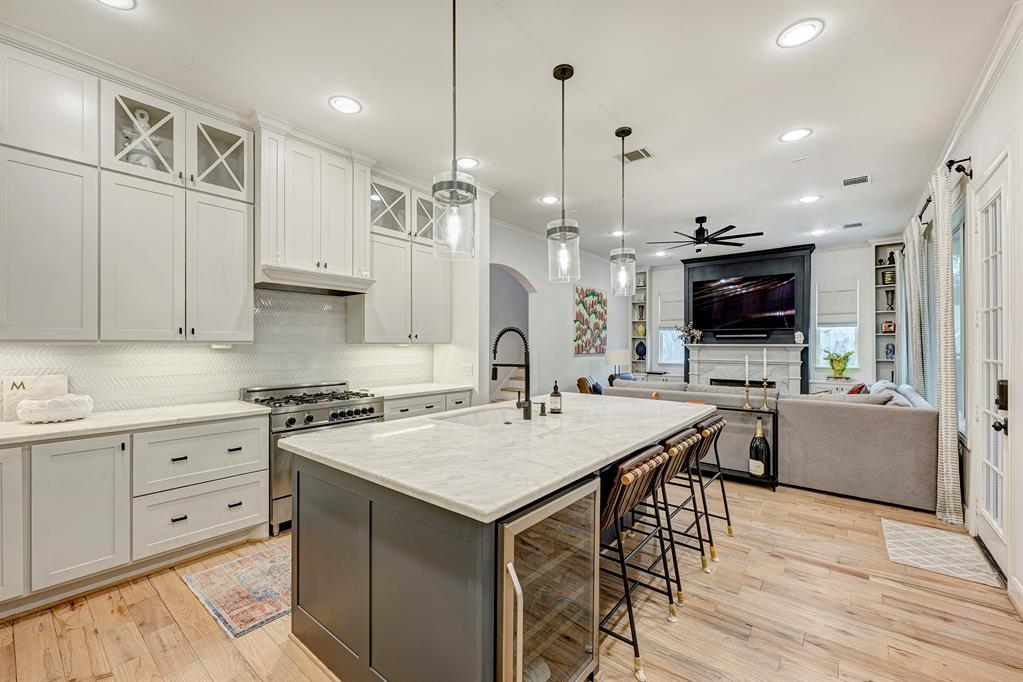 7512 Flowerdale Street