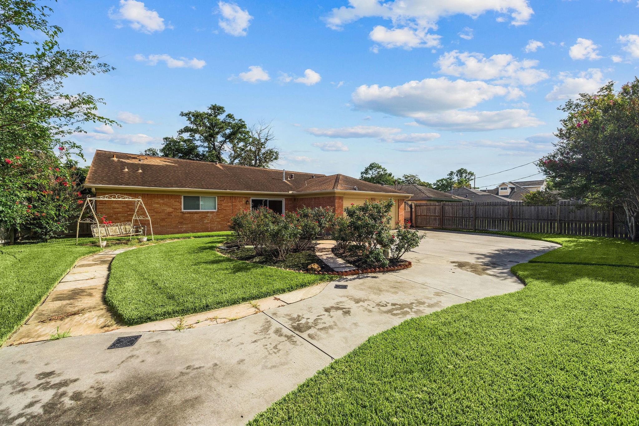 9646 Fairdale Lane