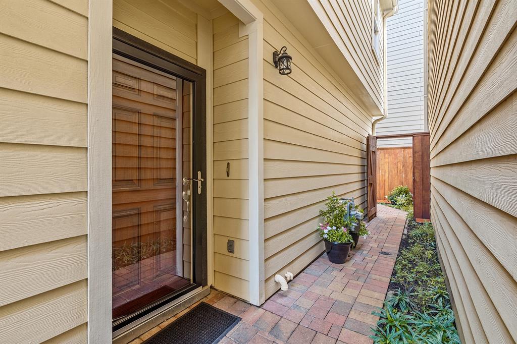 5939 Katy Street