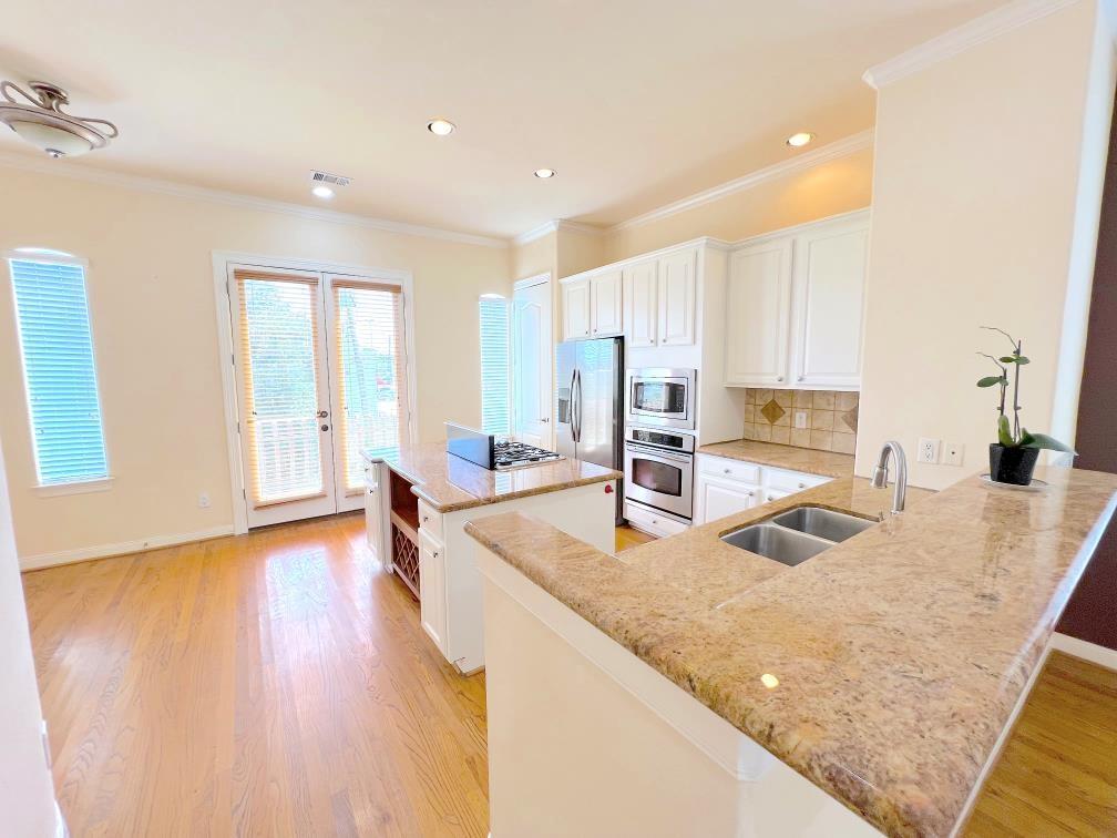 1818 W Bell Street # B