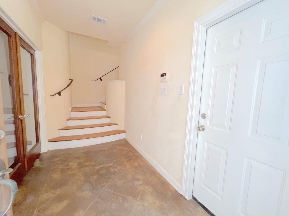 1818 W Bell Street # B